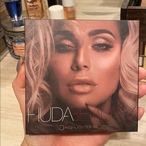 Huda beauty highlight palette